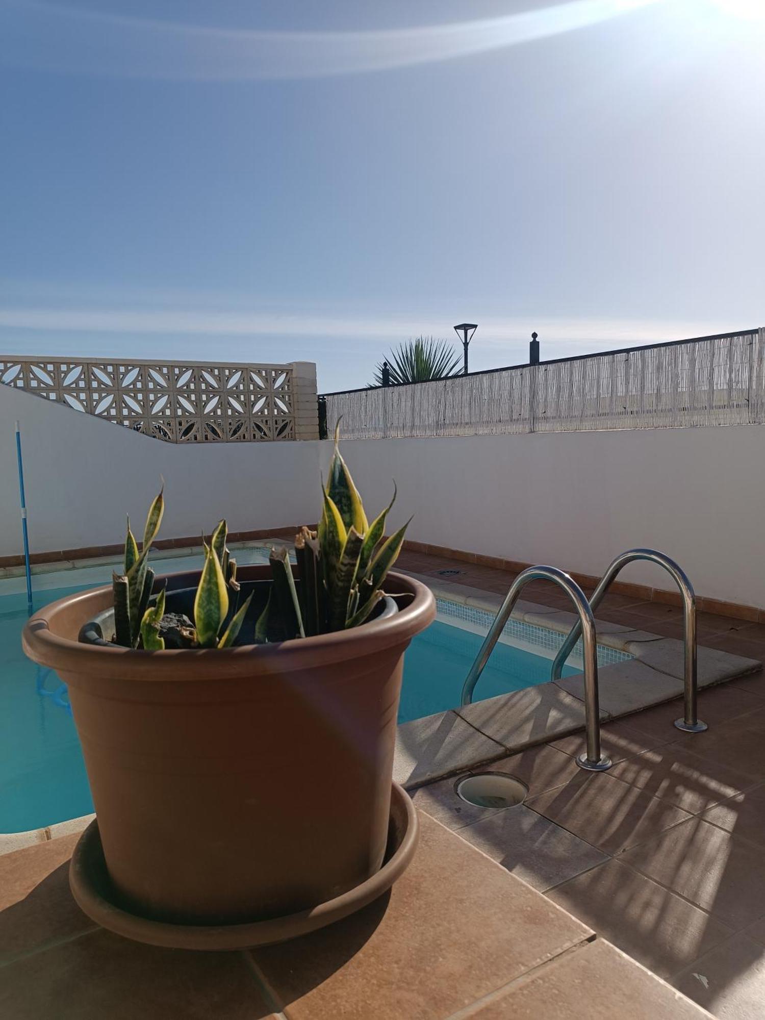 Moana Surf House Hostel Corralejo Exterior photo